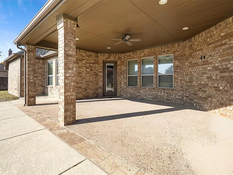 1317 Bluff Springs Dr — Photo 30