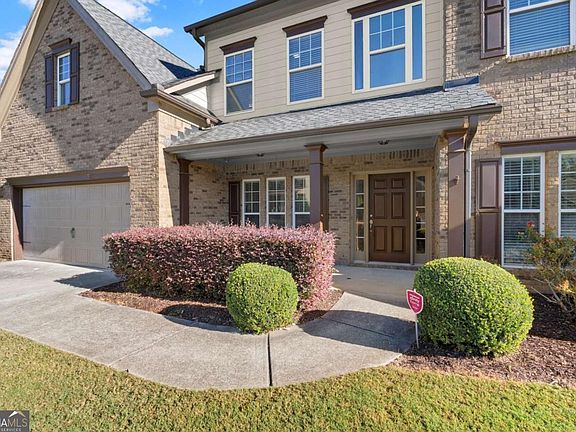 3rd image of 265 Parc Dr