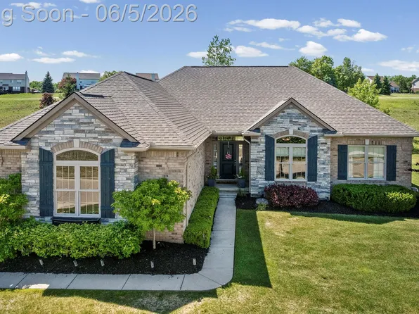672 Brooks Ln, Oxford, MI 48371