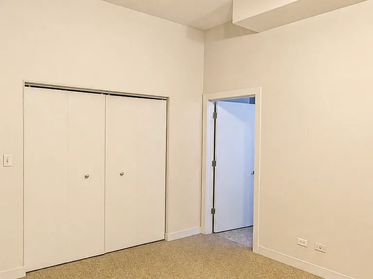 1 S Leavitt St #409 — Photo 7