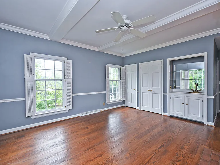 6900 Drake Rd — Photo 25