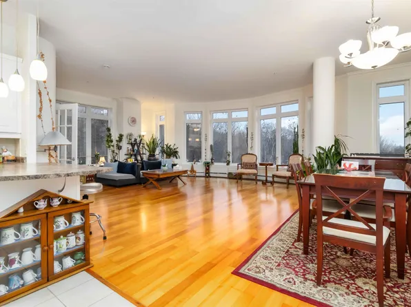 94 Bedros Ln #504, Halifax, NS B3M 4X3