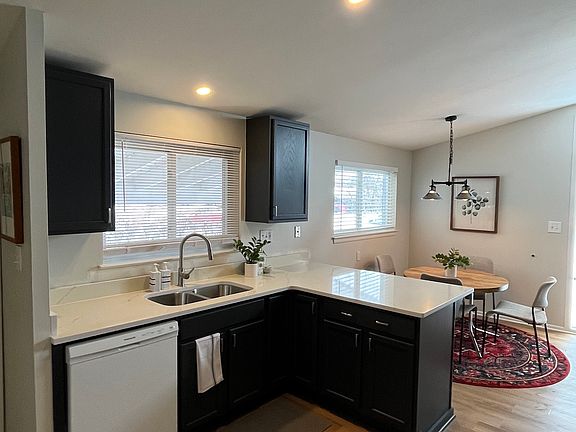 4th image of 29196 Fairfax St