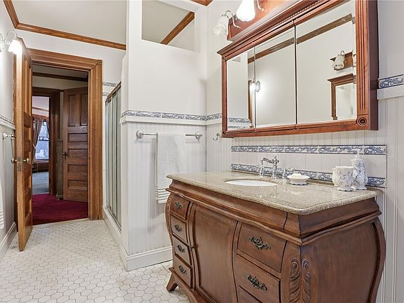 38th image of 160 Cuyler St