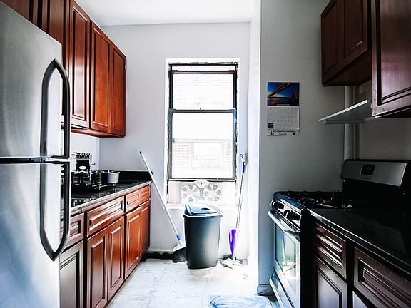 3rd image of 186 Claremont Ave #S5