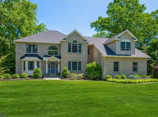 2 Brandywine Ct, Randolph, NJ 07869