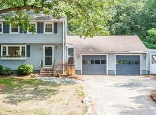 450 Foster Rd, Tewksbury, MA 01876