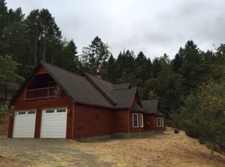 1193 Greenview Dr, Cave Junction, OR 97523