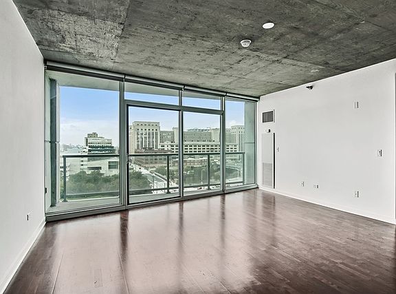 2nd image of 611 S Wells St #1106