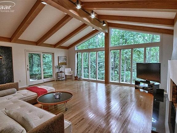 2nd image of 6098 Winged Foot Dr