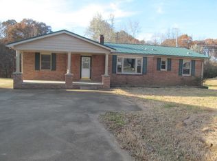 584 Oak Grove Rd, Goodspring, TN 38460