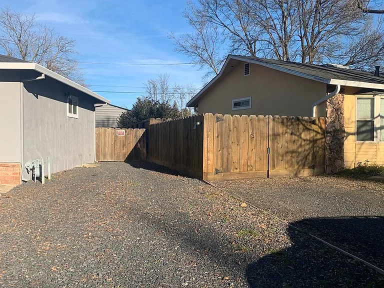 2724 San Jose St — Photo 3