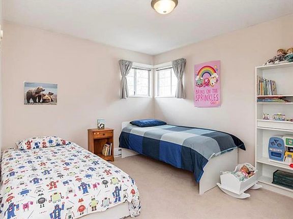 5th image of 9182 Hardy Rd