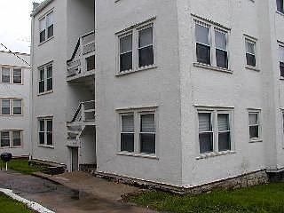 3rd image of 4203 Kenwood Ave