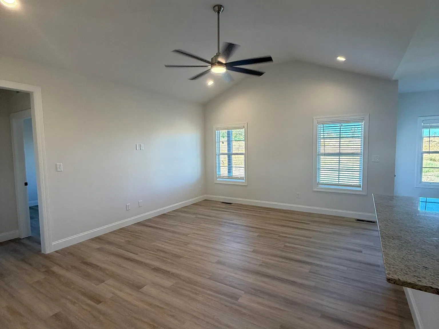4 bed, 1506 sqft, $1,800 — Photo 4