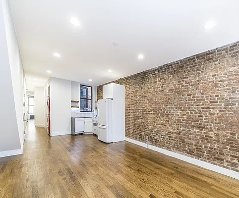 Rented by MNS | media 18