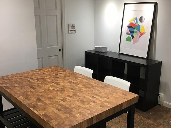 Island/Dining Area