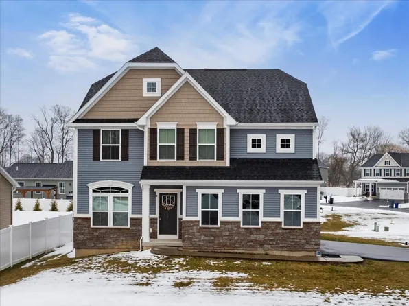 8608 Cobalt Dr, Cicero, NY 13039