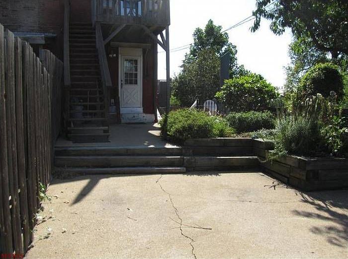 Parking & Entrance