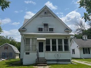 1109 S Michigan Ave, Davenport, IA 52802