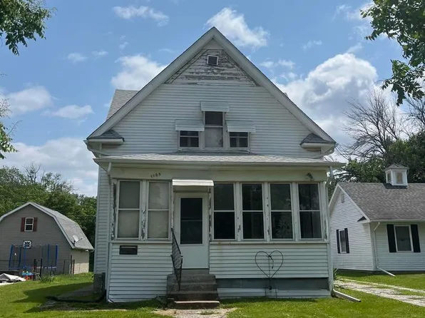 1109 S Michigan Ave, Davenport, IA 52802