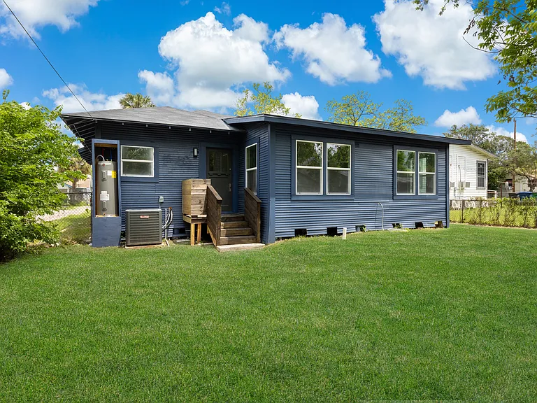 1144 Denver Blvd — Photo 30