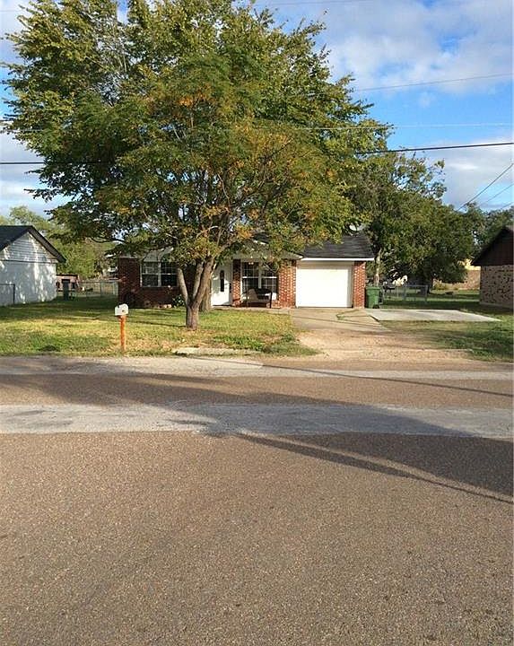 1st image of 704 Evers St