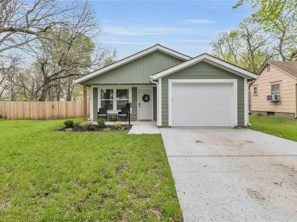 809 S Willow St, Ottawa, KS 66067