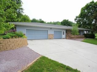 5424 Miller Farm Rd, Black Earth, WI 53515