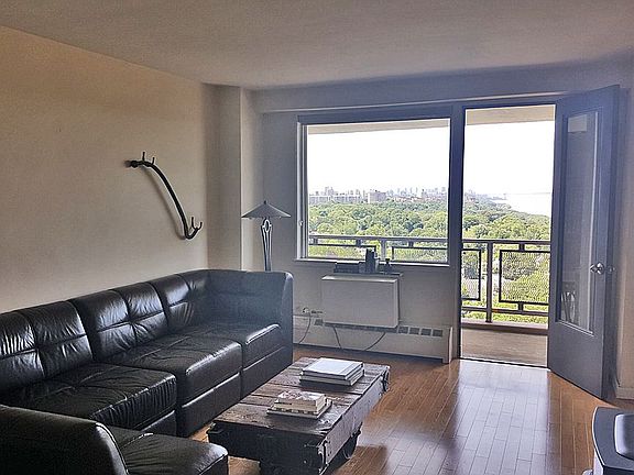 5th image of 5700 Arlington Ave APT 20S