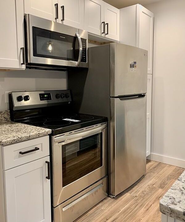 1st image of 9 W Old St #202
