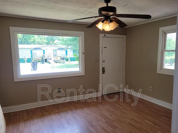 3rd image of 764 Circle Dr