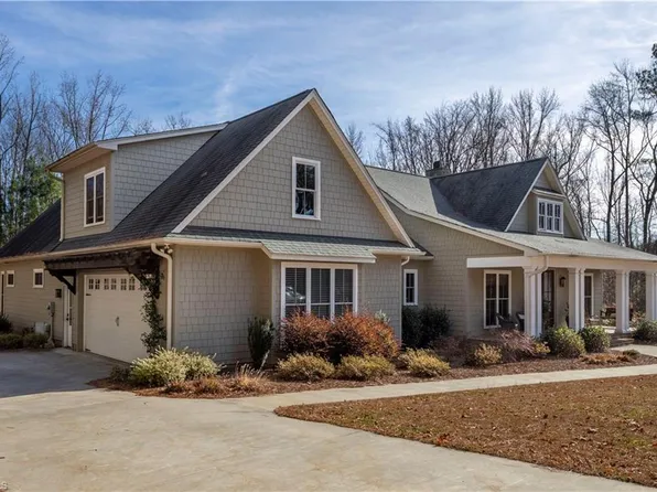 105 Linden Ln, Lexington, NC 27292