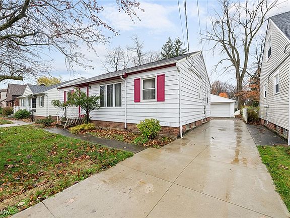 3rd image of 29324 Beechwood Dr