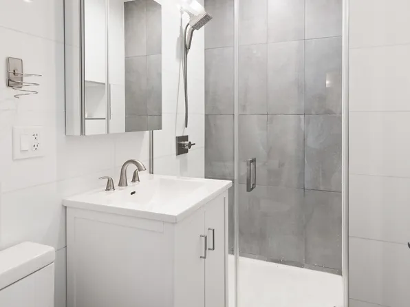 34 Conselyea Street image 5 of 6