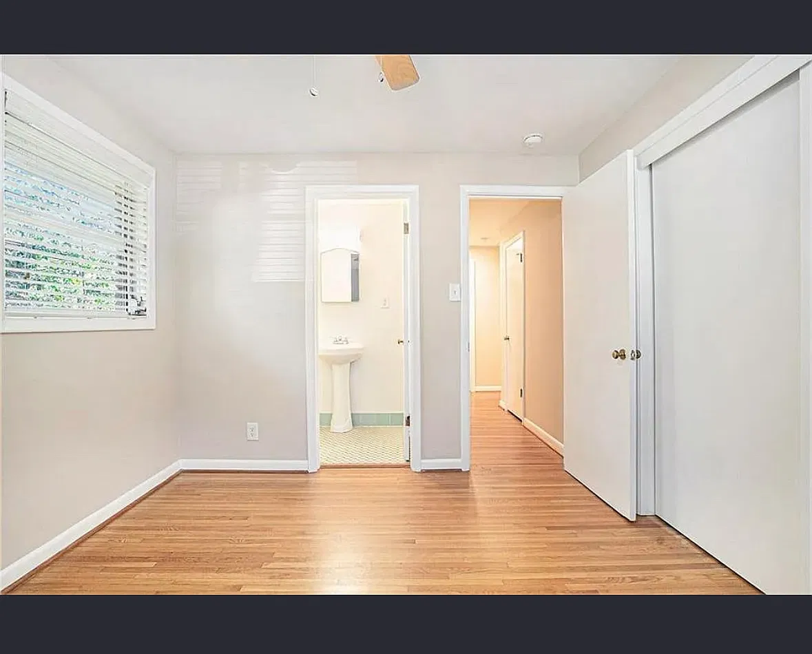 2480 Warwick Cir — Photo 4