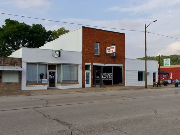 133 W Yoakum Ave, Chaffee, MO 63740