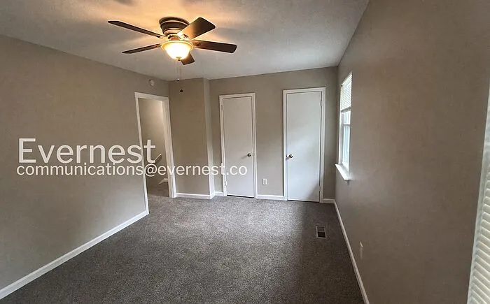 2445 Hampstead Dr — Photo 10