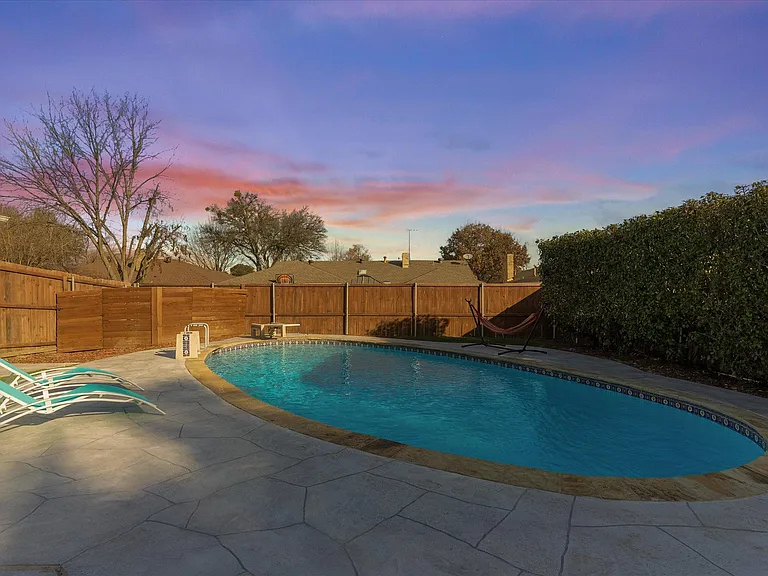 1425 Mayfield Ave — Photo 41