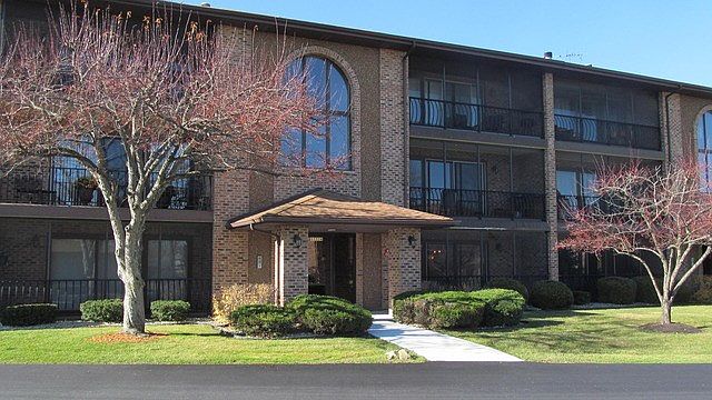 1st image of 11114 Heritage Dr APT 1C