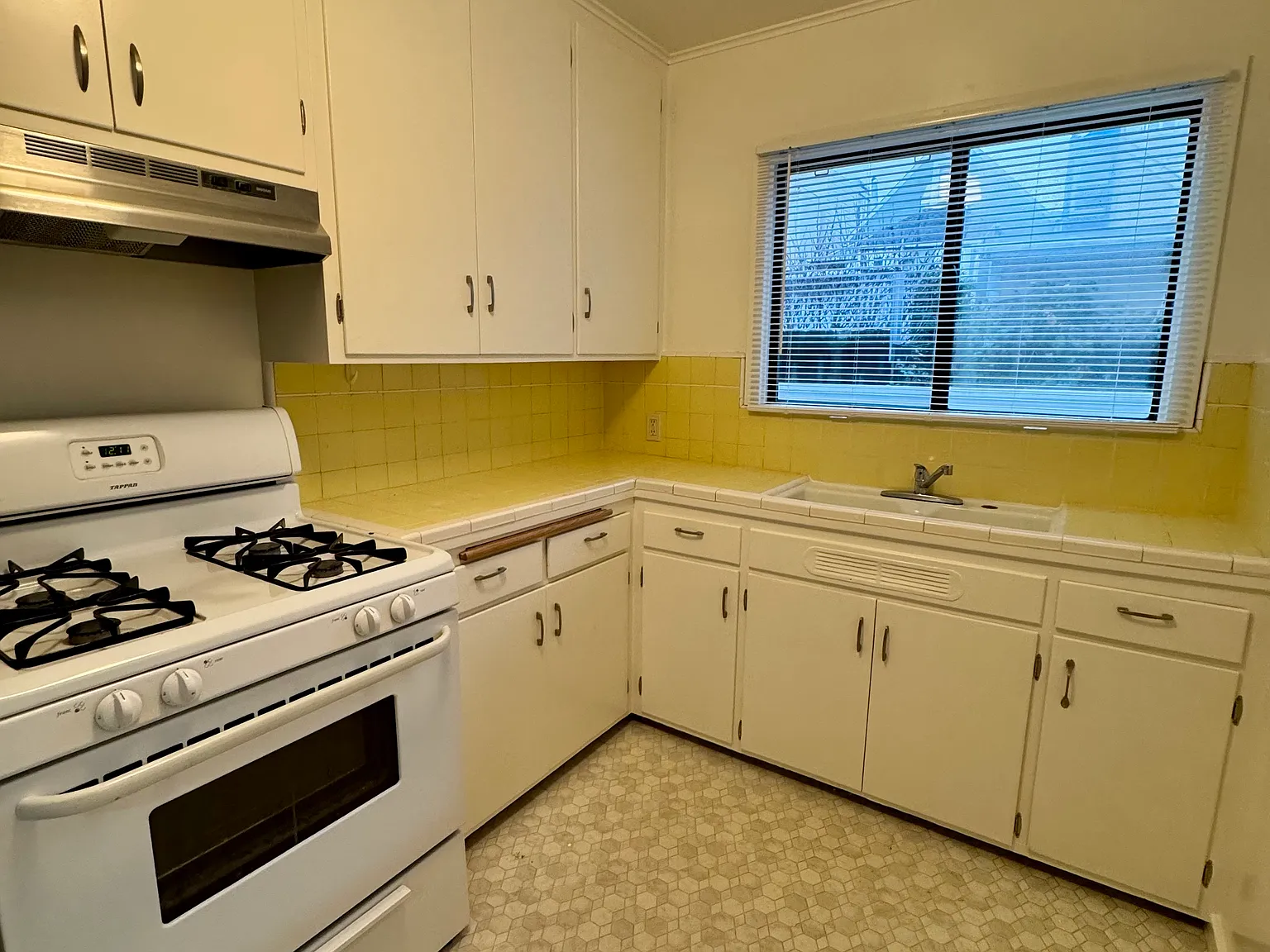 1 bed, 464 sqft, $2,850 — Photo 3