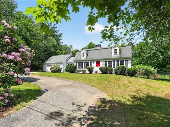 17 Old Meeting House Ln, Norwell, MA 02061