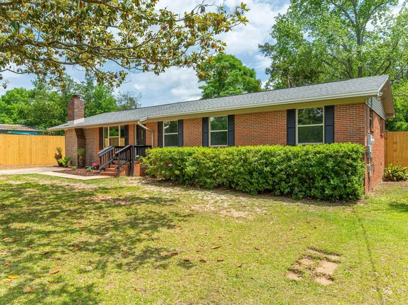699 Ridge Lake Rd, Crestview, FL 32536