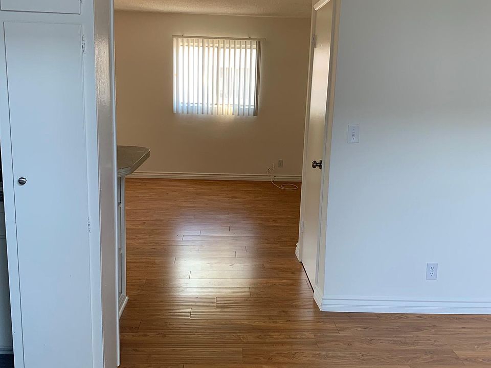 1st image of 17830 Magnolia Blvd #16