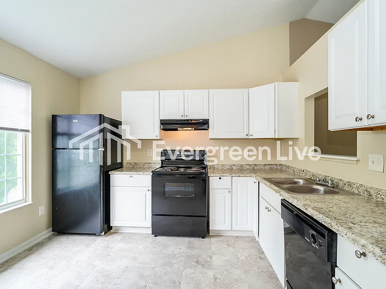 2795 Raphael Dr — Photo 5