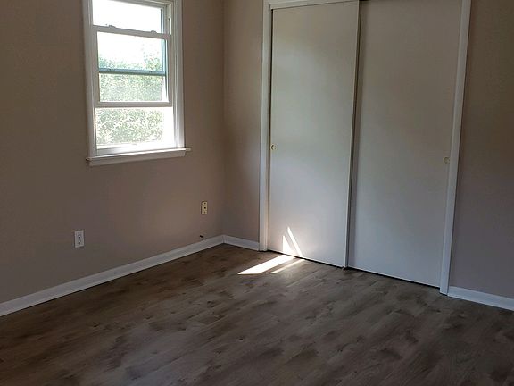 2nd image of 4645 Seneca St #1