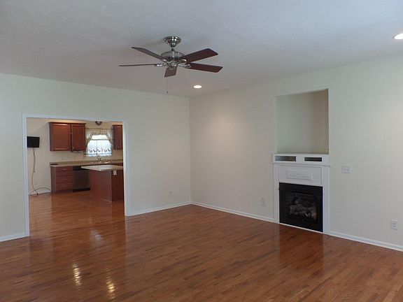 2nd image of 9 Remington Ln