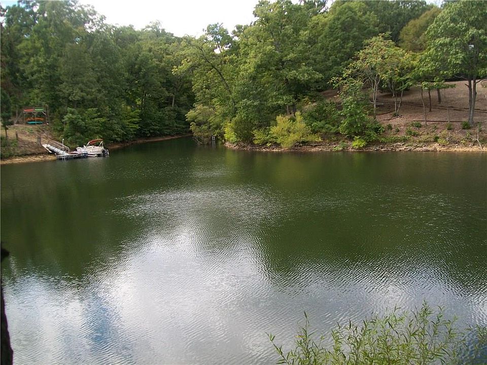 1st image of 2 Uffington Cir
