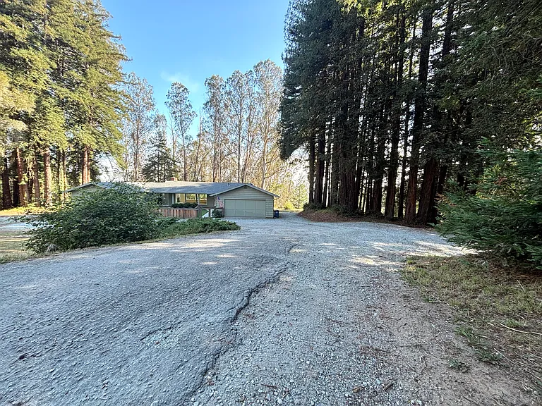 221 Gillette Rd — Photo 32
