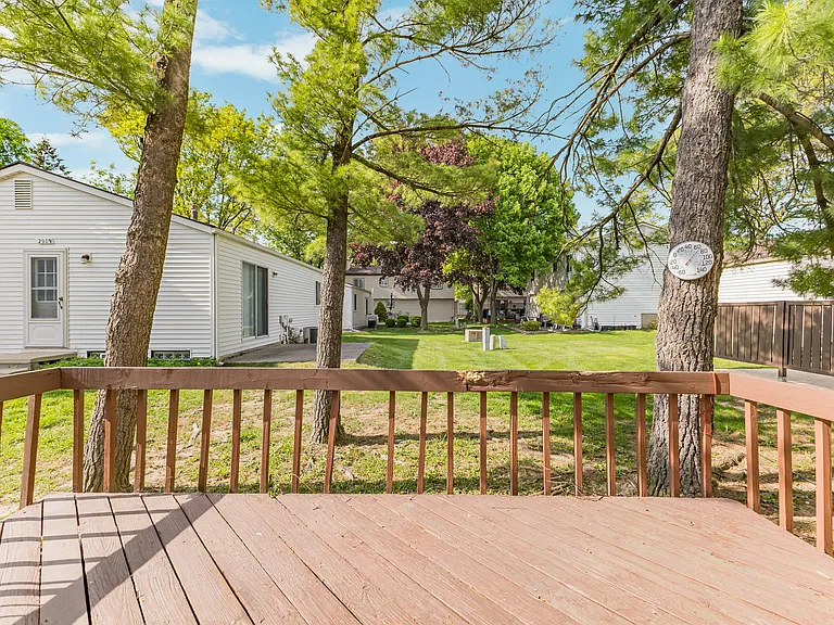 2907 Roundtree Dr — Photo 35